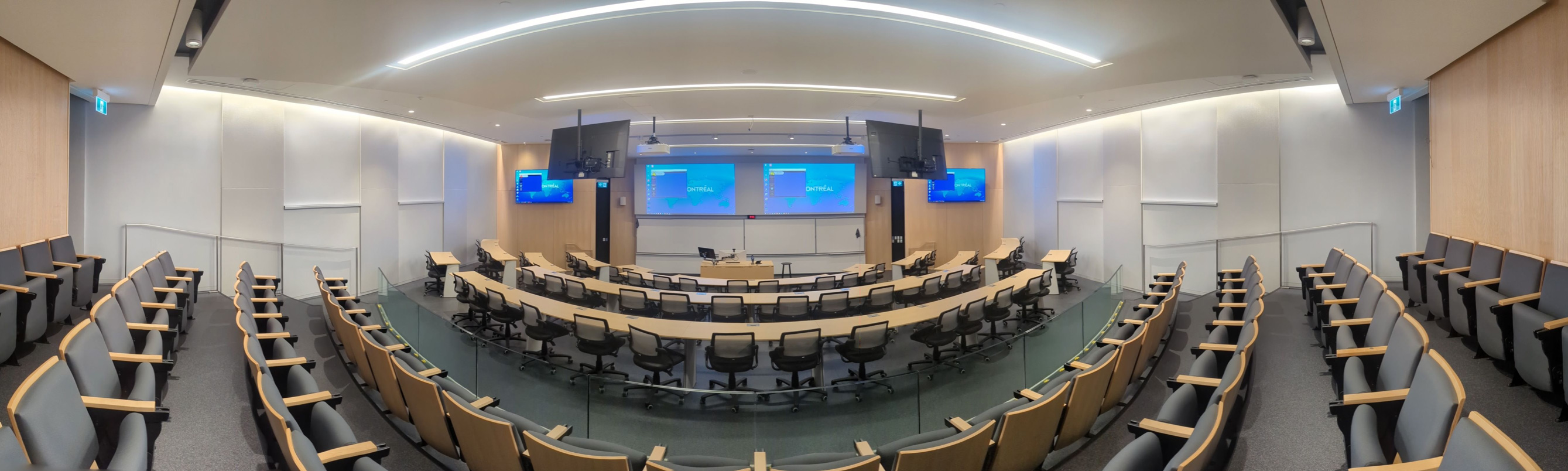 Salle de classe vue de la personne étudiante